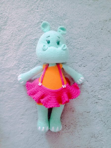 Hipopotamul fata amigurumi croșetat manual