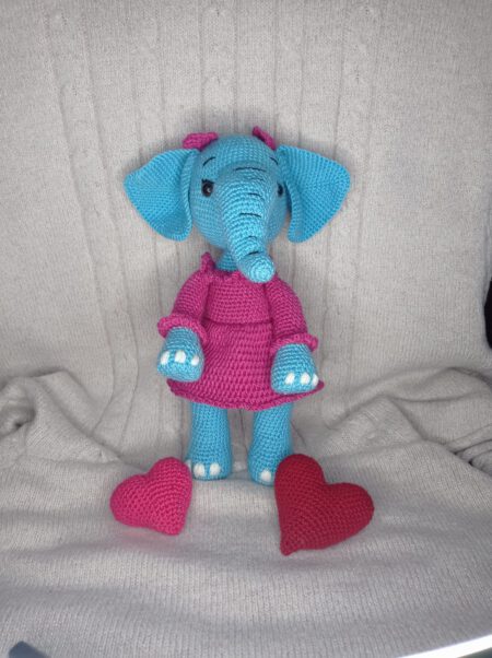 Elefănțica amigurumi croșetată manual
